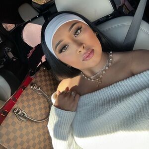 Meet your Posher, Denise